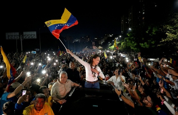 Bild vergr&ouml;&szlig;ern: Nach Machados Rückkehr: Venezuelas Übergangspräsidentin wirft ihr Show vor