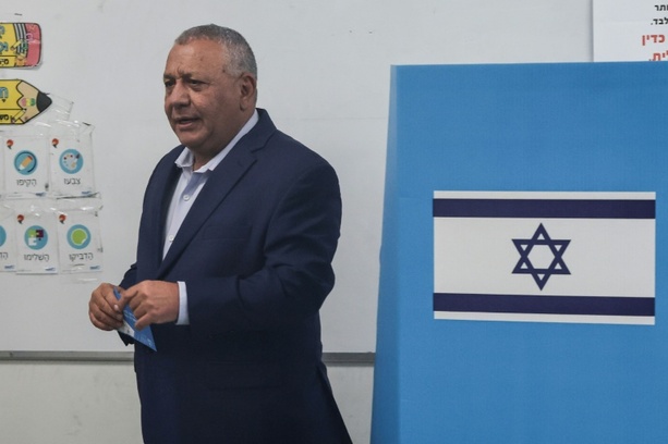Bild vergr&ouml;&szlig;ern: Netanjahu-Rivale Eisenkot fordert Wähler zu Abwahl von schlechtester Regierung Israels auf