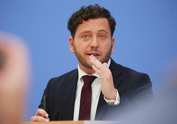 Bild vergr&ouml;&szlig;ern: Banaszak warnt vor Kriminalisierung von Jugendprotesten