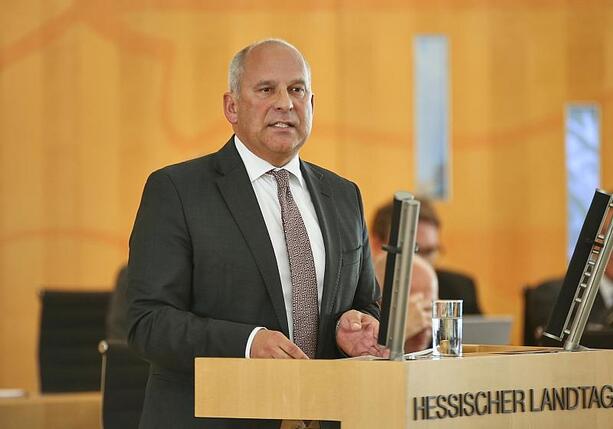 Bild vergr&ouml;&szlig;ern: Hessens Innenminister fürchtet Linksextremisten bei Gen-Z-Protesten