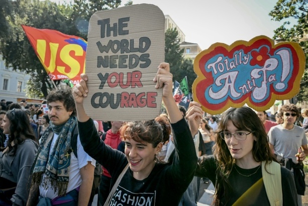 Bild vergr&ouml;&szlig;ern: Landesweite Proteste in Italien gegen hohe Preise