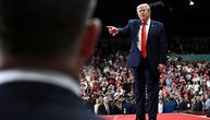 Trump wettert bei Wahlkampfauftritt in Florida gegen